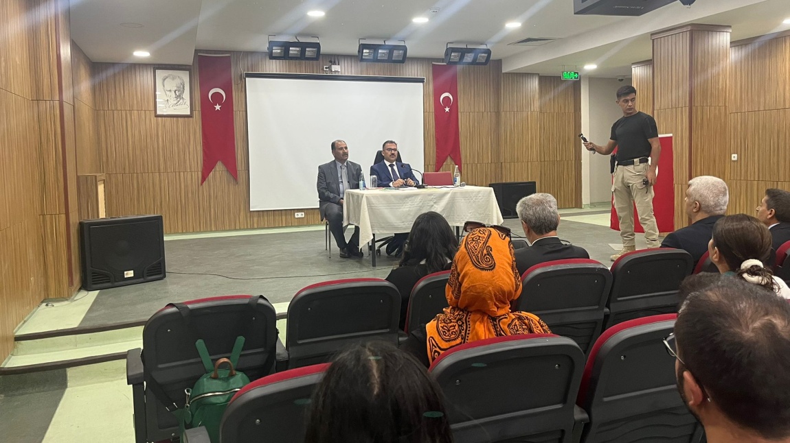 Iğdır Valisi Ercan Turan, Rehber Öğretmenlerle Bir Araya Geldi..
